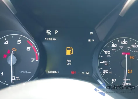 2019 Alfa Romeo Giulia Awd z USA, uszkodzony, nr VIN ZARFANANXK7603133